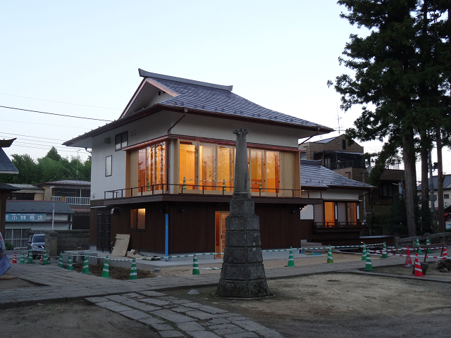 神炊館神社神楽殿 (2)